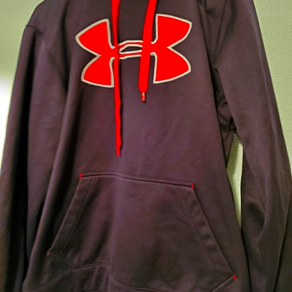 Under Armour Other - Armour hoodie
